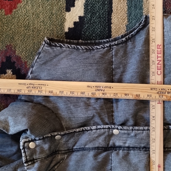 Elan NEW Jemma Distressed Denim Puffer Vest Black Wash Women's M $159msrp - Picture 7 of 16